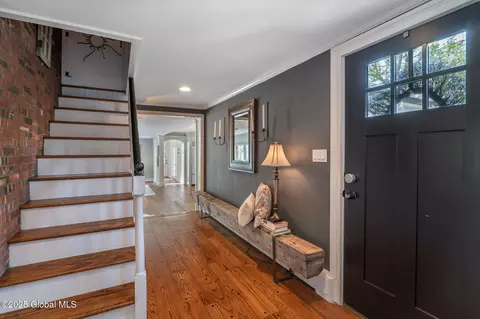 Entry Way - 93 Font Grove Rd, Slingerlands, NY 12159 photo 1 of 4