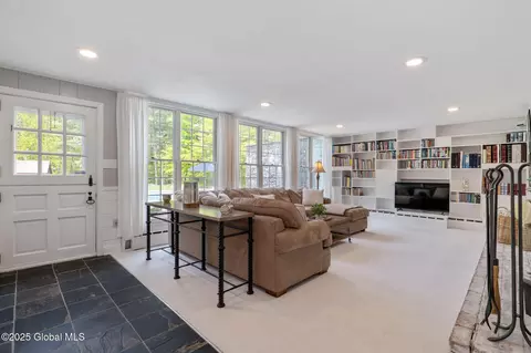 Living - 93 Font Grove Rd, Slingerlands, NY 12159 photo 2 of 4