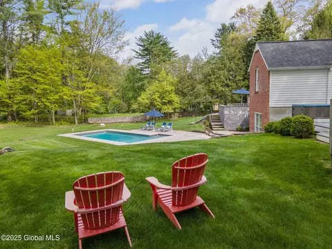 Exterior - 93 Font Grove Rd, Slingerlands, NY 12159 photo 9 of 13