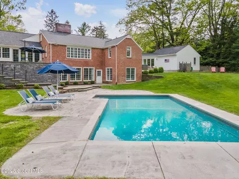 Exterior - 93 Font Grove Rd, Slingerlands, NY 12159 photo 7 of 13