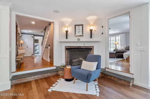 Entry Way - 93 Font Grove Rd, Slingerlands, NY 12159 photo 2 of 4