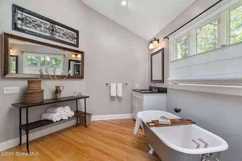 Bath - 93 Font Grove Rd, Slingerlands, NY 12159 photo 4 of 9