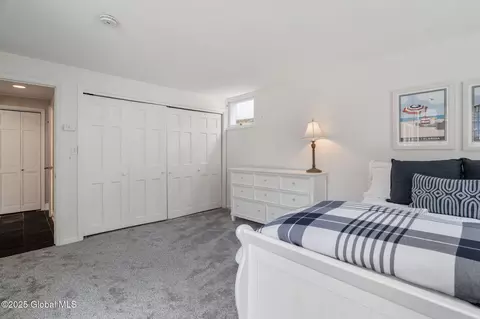 Bedroom - 93 Font Grove Rd, Slingerlands, NY 12159 photo 6 of 6