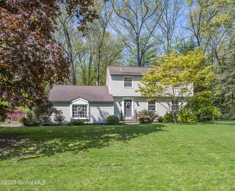24 S Nottingham Way, Clifton Park, NY 12065