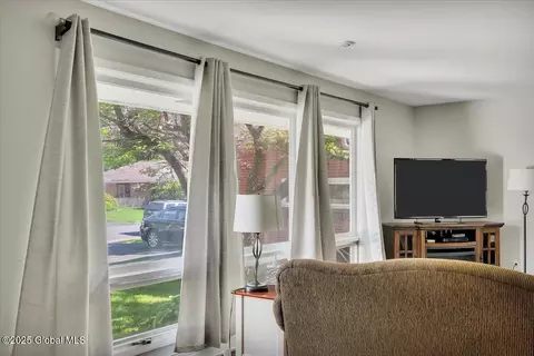 228 Ormond St, Albany, NY 12208 photo 3