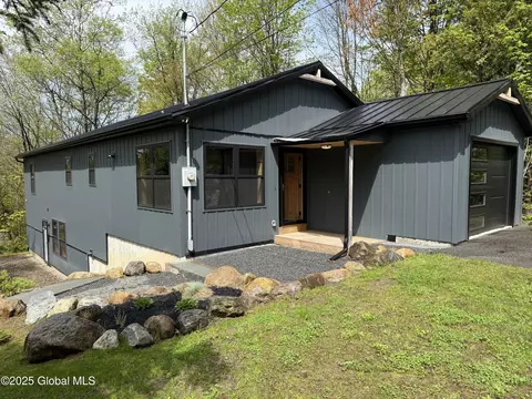 26 Grandview Ave, Lake Placid, NY 12946