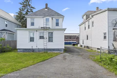 Exterior - 892 Maplewood Ave, Schenectady, NY 12303 photo 2 of 3