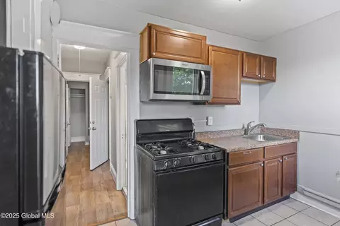 Entry Way - 892 Maplewood Ave, Schenectady, NY 12303 photo 2 of 2