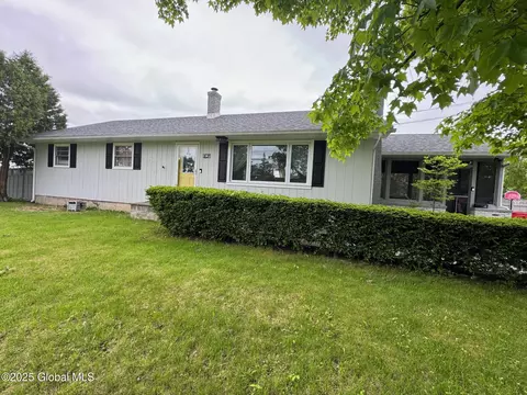 38 Third Ave, Ticonderoga, NY 12883