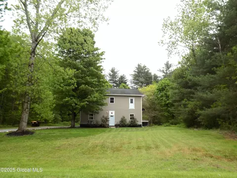24 Butternut Dr, Salem, NY 12865