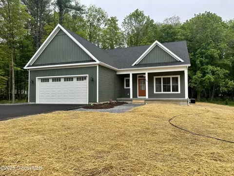 104 Dandelion Dr, Wilton, NY 12831