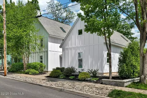18 Granite St, Saratoga Springs, NY 12866