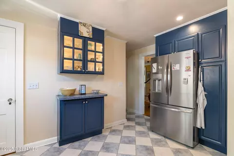 Kitchen - 1435 Lowell Rd, Schenectady, NY 12308 photo 3 of 5