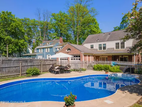 Exterior - 1435 Lowell Rd, Schenectady, NY 12308 photo 13 of 16