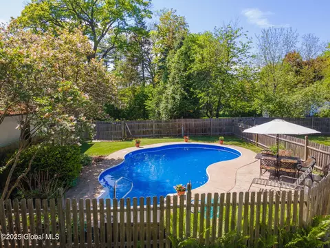 Exterior - 1435 Lowell Rd, Schenectady, NY 12308 photo 10 of 16