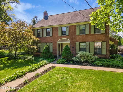 Exterior - 1435 Lowell Rd, Schenectady, NY 12308 photo 3 of 16