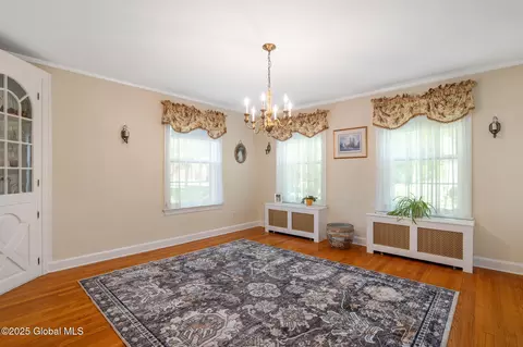 Dining - 1435 Lowell Rd, Schenectady, NY 12308 photo 3 of 4