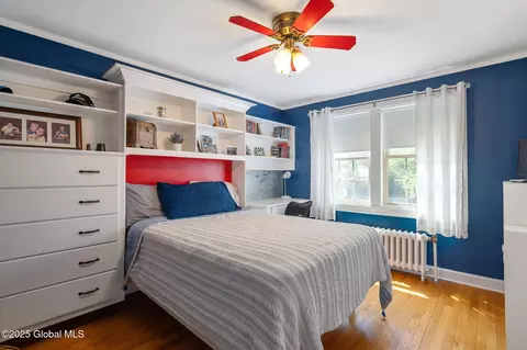 Bedroom - 1435 Lowell Rd, Schenectady, NY 12308 photo 4 of 10
