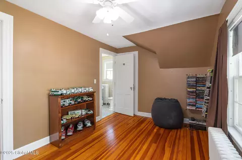 Bedroom - 1435 Lowell Rd, Schenectady, NY 12308 photo 7 of 10