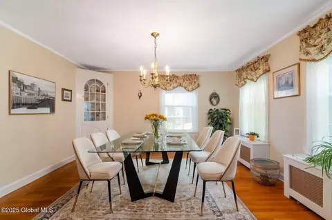 Dining - 1435 Lowell Rd, Schenectady, NY 12308 photo 2 of 4