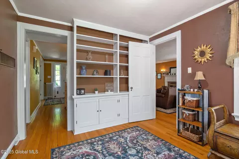 Entry Way - 1435 Lowell Rd, Schenectady, NY 12308 photo 3 of 6