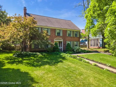 Exterior - 1435 Lowell Rd, Schenectady, NY 12308 photo 5 of 16