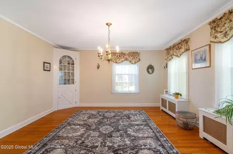 Dining - 1435 Lowell Rd, Schenectady, NY 12308 photo 1 of 4