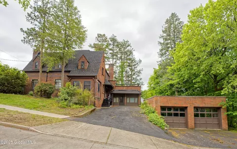 105 23rd St, Troy, NY 12180