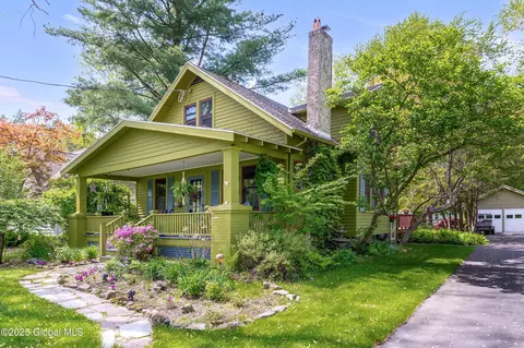 7 Capitol Ave, Delmar, NY 12054
