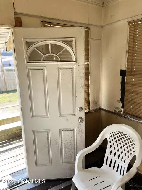 1554 Hawthorne St, Schenectady, NY 12303 photo 9