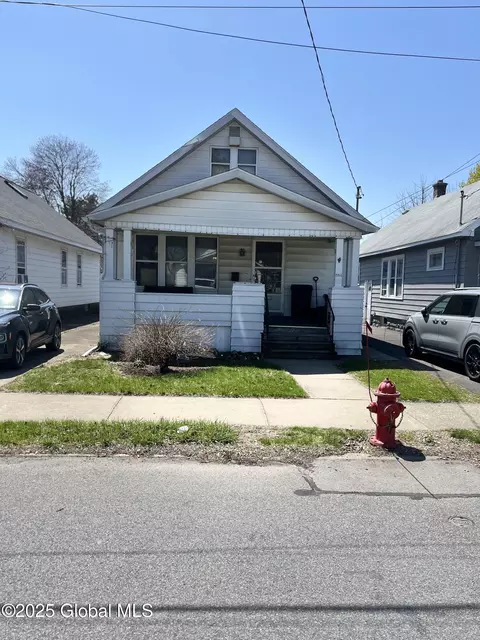 1554 Hawthorne St, Schenectady, NY 12303