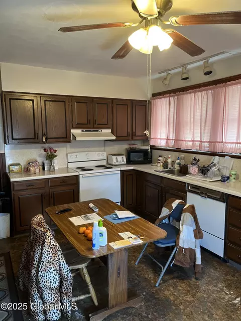 1554 Hawthorne St, Schenectady, NY 12303 photo 5
