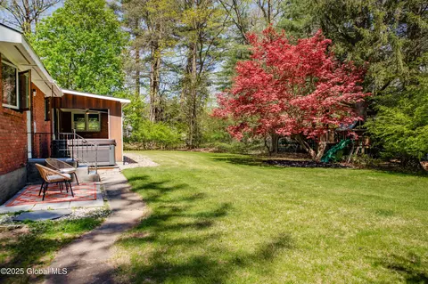 832 N Broadway, Saratoga Springs, NY 12866