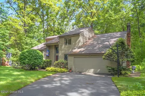 3 W Berkshire Dr, Clifton Park, NY 12065