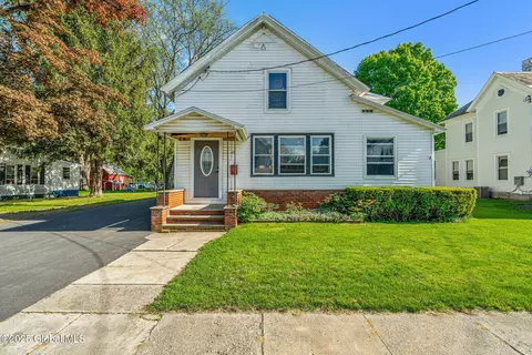22 Center St, Fort Edward, NY 12828