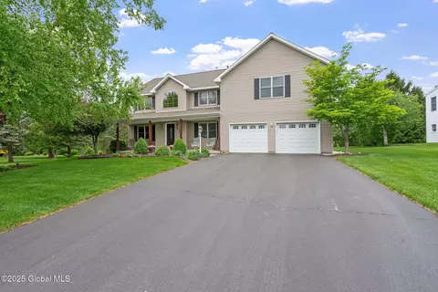 30 Geneva Blvd, Wynantskill, NY 12198
