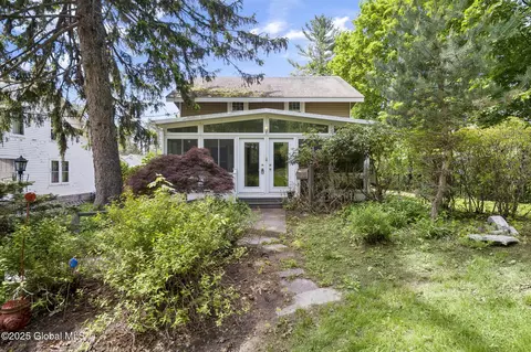 104 14th St, Schenectady, NY 12306