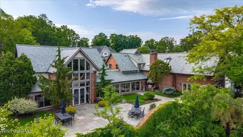170-176 Woodlawn Ave, Saratoga Springs, NY 12866