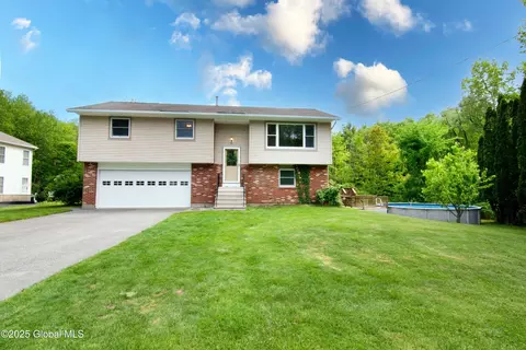 22 Silver Ln, Burnt Hills, NY 12027