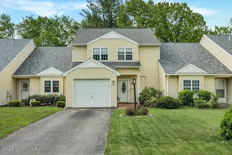 1127 Spearhead Dr, Glenville, NY 12302