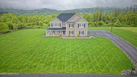 23 Quaker Hill Rd, Milton, NY 12547
