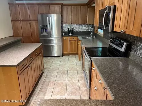 Kitchen - 75 Stark Rd, Corinth, NY 12822 photo 3 of 13