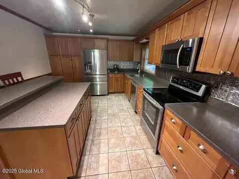 Kitchen - 75 Stark Rd, Corinth, NY 12822 photo 8 of 13