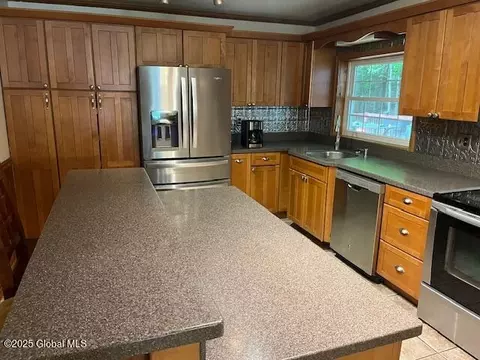 Kitchen - 75 Stark Rd, Corinth, NY 12822 photo 6 of 13
