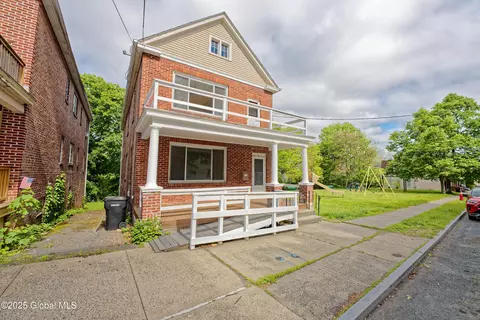 179 9th St, Troy, NY 12180
