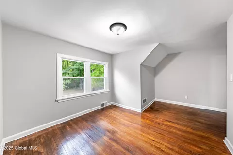 Bedroom - 5 Edmel Rd, Glenville, NY 12302 photo 1 of 2