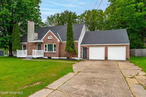 Exterior - 5 Edmel Rd, Glenville, NY 12302 photo 2 of 7