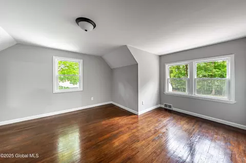 Bedroom - 5 Edmel Rd, Glenville, NY 12302 photo 2 of 2