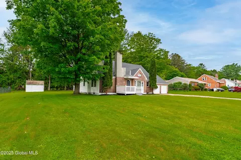 Exterior - 5 Edmel Rd, Glenville, NY 12302 photo 3 of 7