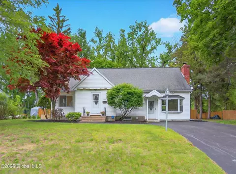 7 Velina Dr, Albany, NY 12203